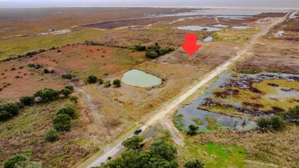 1192 E Mexico Road High Island, TX 77623