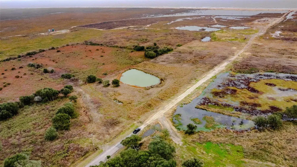 1192 E Mexico Road High Island, TX 77623
