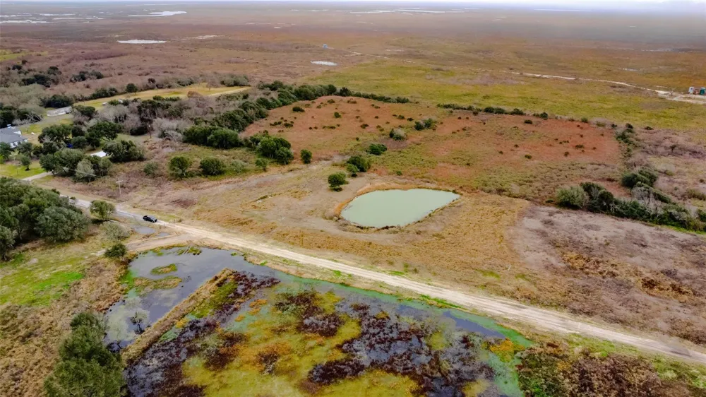 1192 E Mexico Road High Island, TX 77623