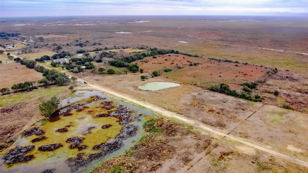 1192 E Mexico Road High Island, TX 77623