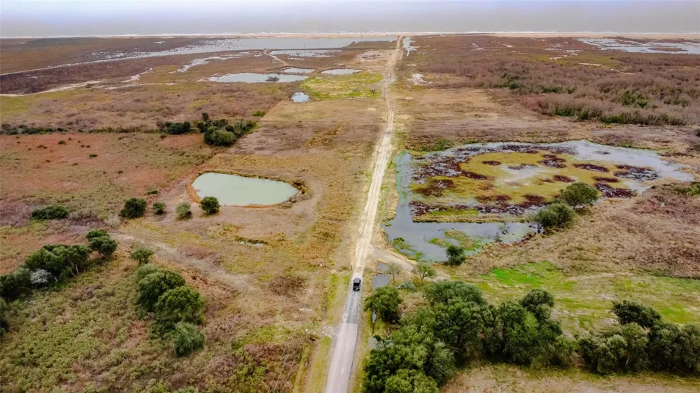 1192 E Mexico Road High Island, TX 77623