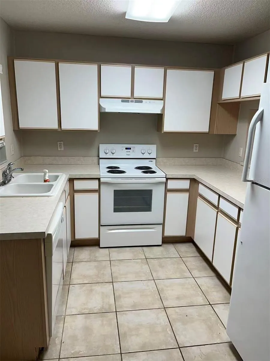 2030 FLUORSHIRE DRIVE Brandon, FL 33511