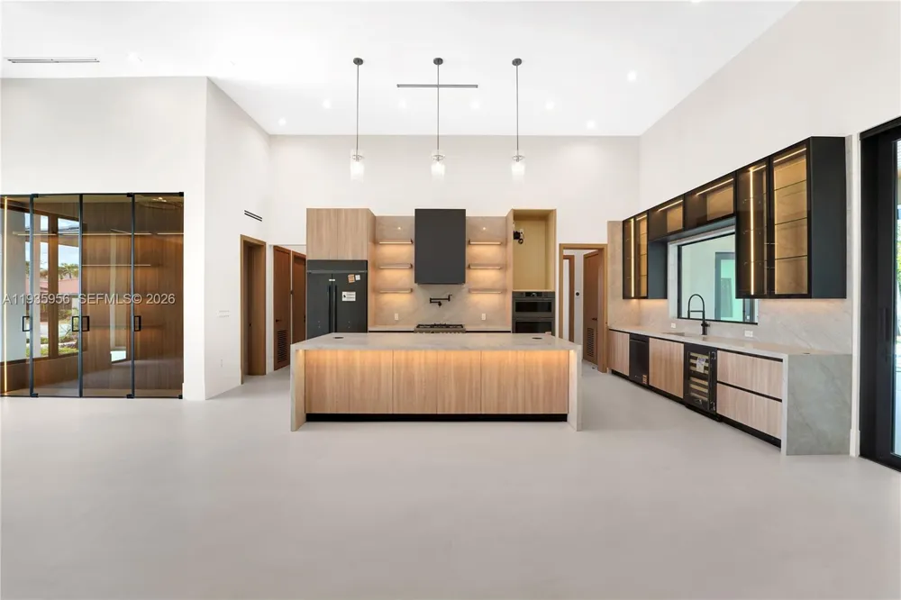 1130 SW 86th Ct Miami, FL 33144