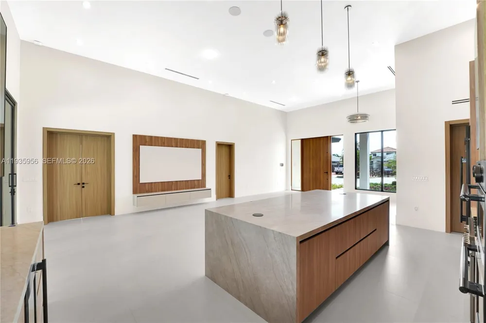 1130 SW 86th Ct Miami, FL 33144
