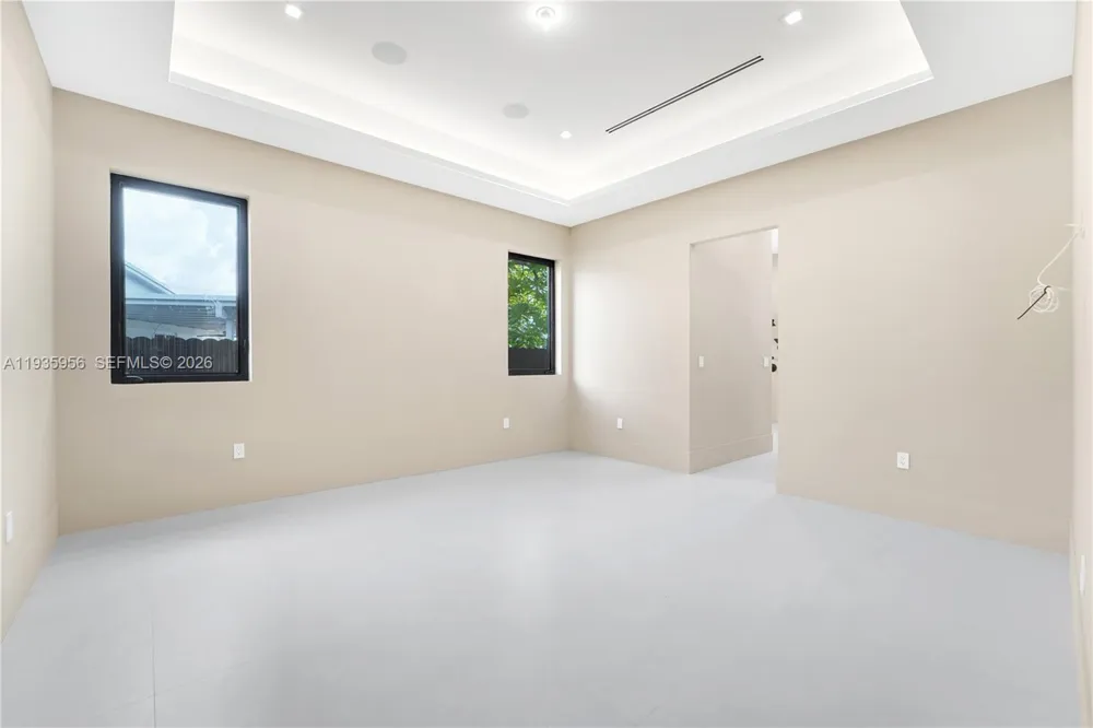 1130 SW 86th Ct Miami, FL 33144