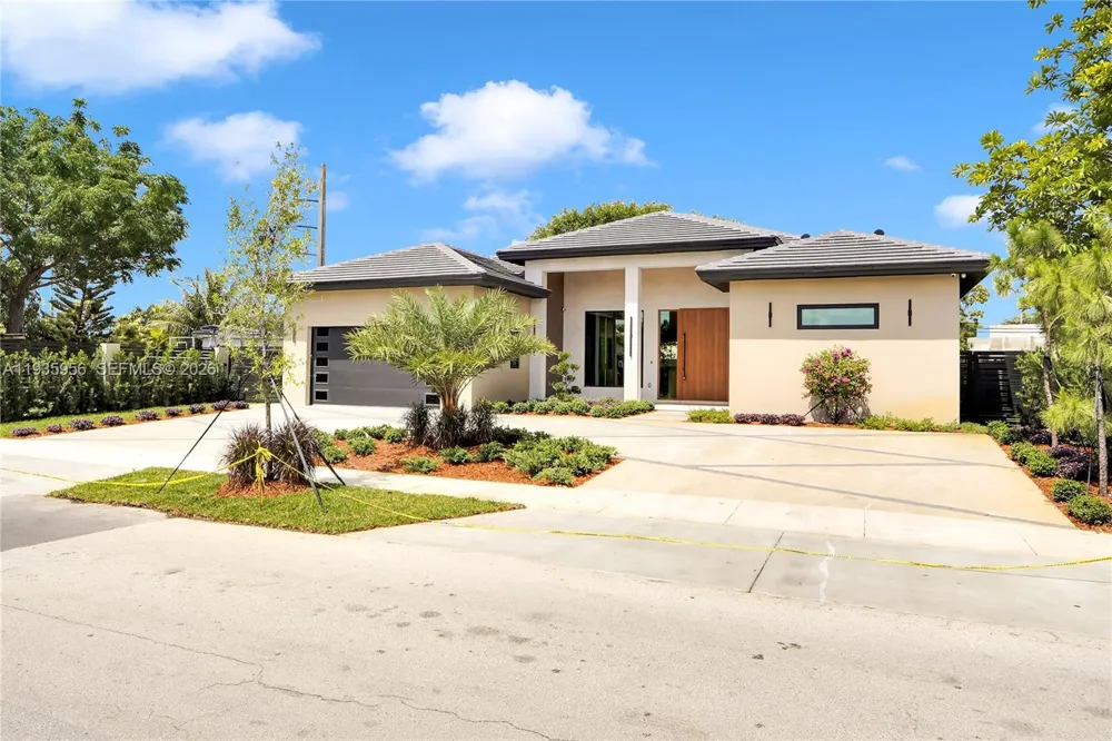 1130 SW 86th Ct Miami, FL 33144