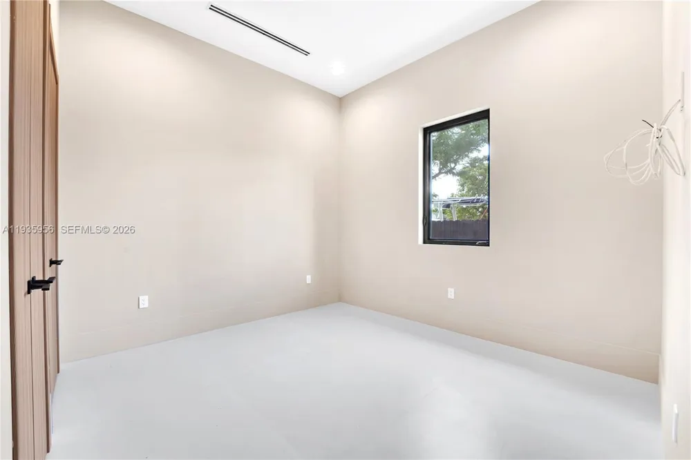 1130 SW 86th Ct Miami, FL 33144