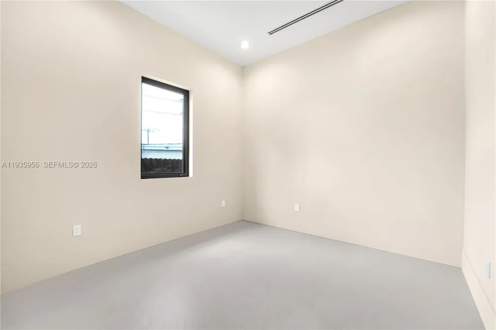 1130 SW 86th Ct Miami, FL 33144