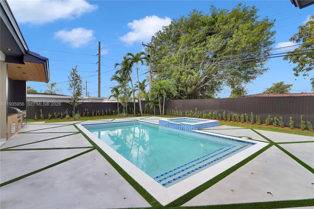 1130 SW 86th Ct Miami, FL 33144