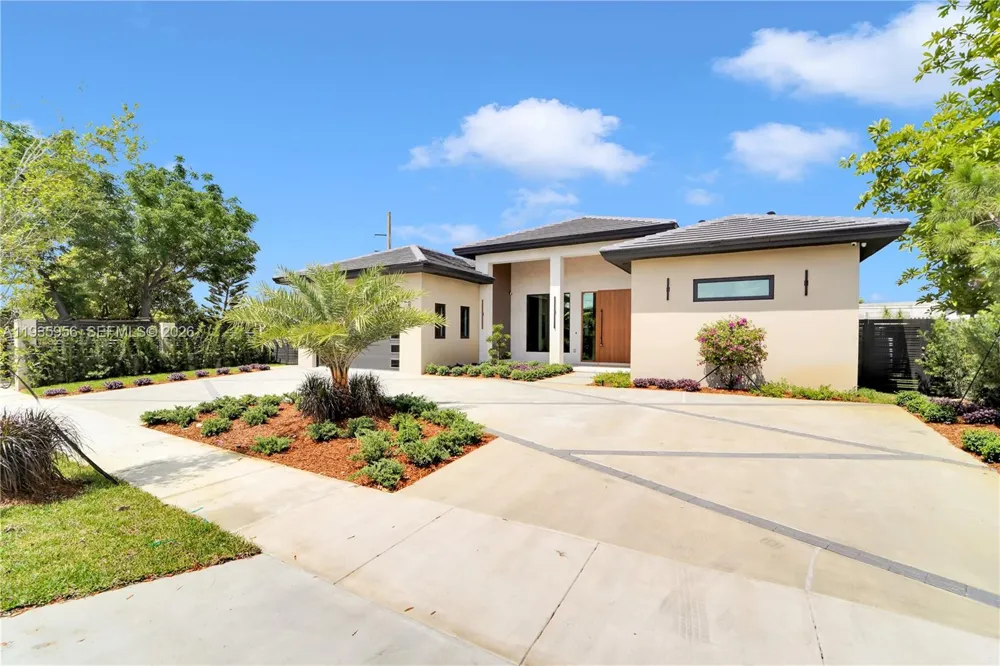 1130 SW 86th Ct Miami, FL 33144