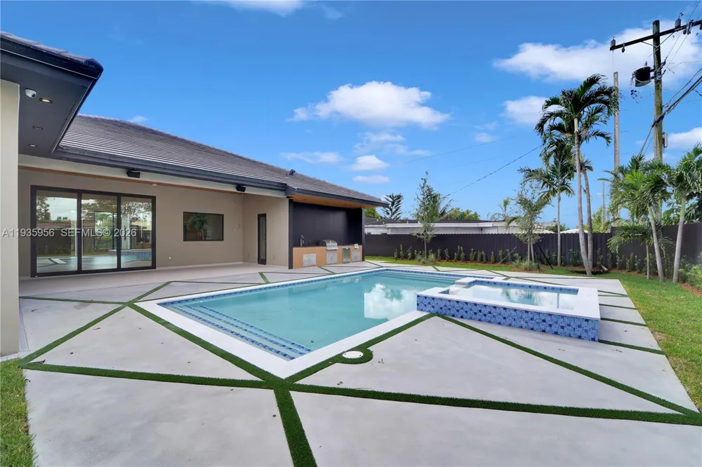 1130 SW 86th Ct Miami, FL 33144