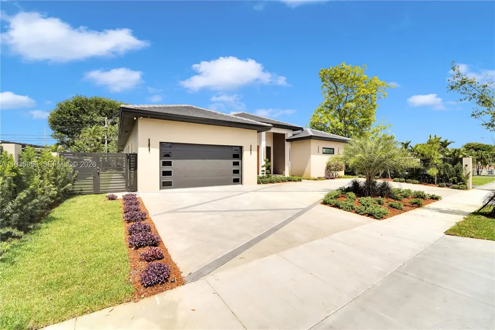 1130 SW 86th Ct Miami, FL 33144