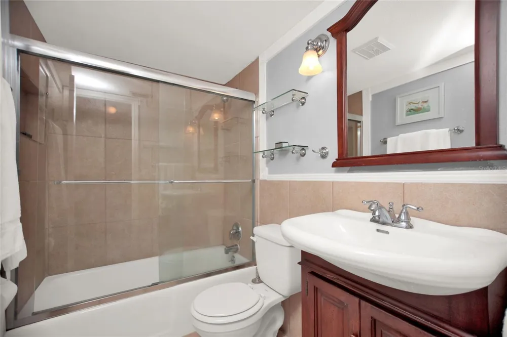 2500 LEE RD. #222 Winter Park, FL 32789