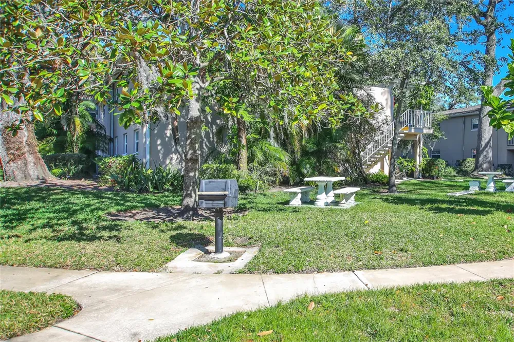 2500 LEE RD. #222 Winter Park, FL 32789