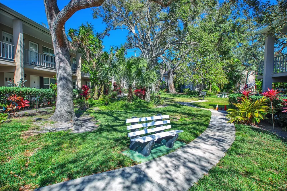 2500 LEE RD. #222 Winter Park, FL 32789
