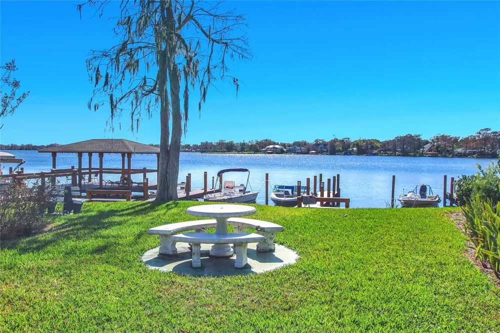 2500 LEE RD. #222 Winter Park, FL 32789