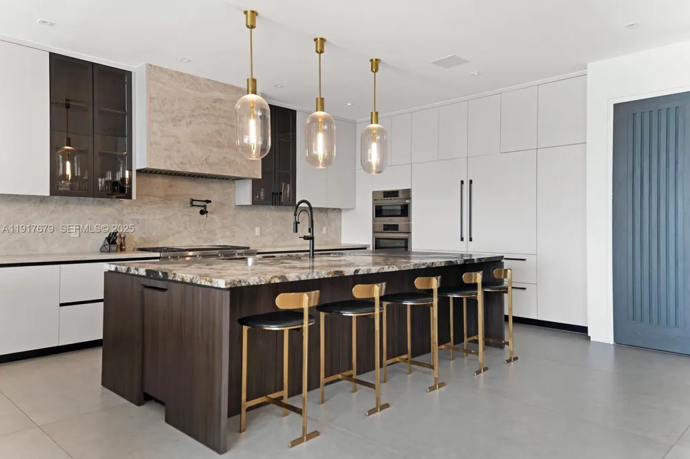 1379 Venetian Way Miami, FL 33139