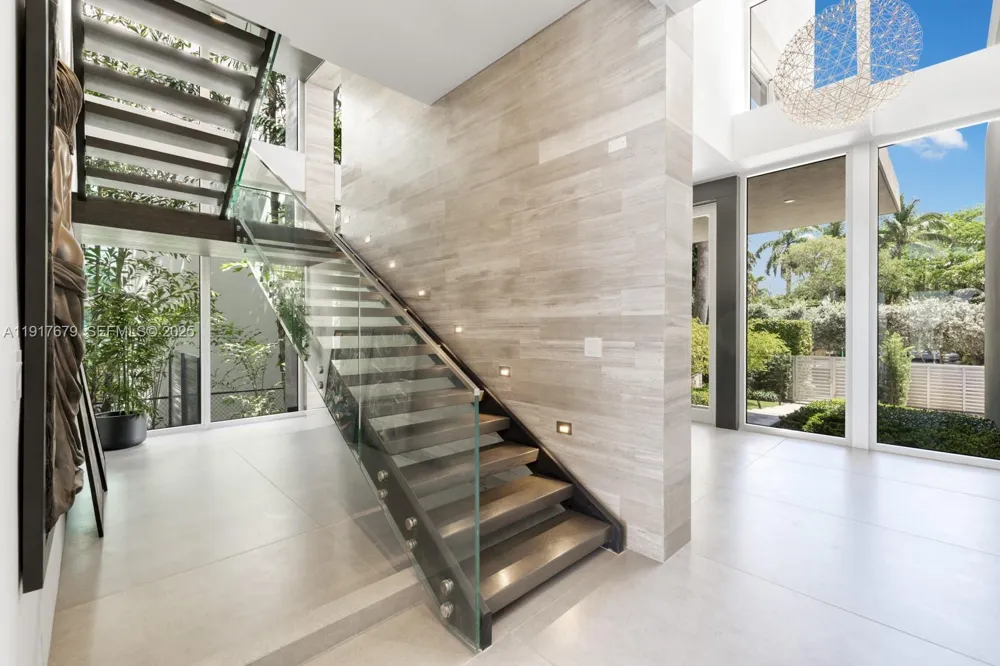1379 Venetian Way Miami, FL 33139
