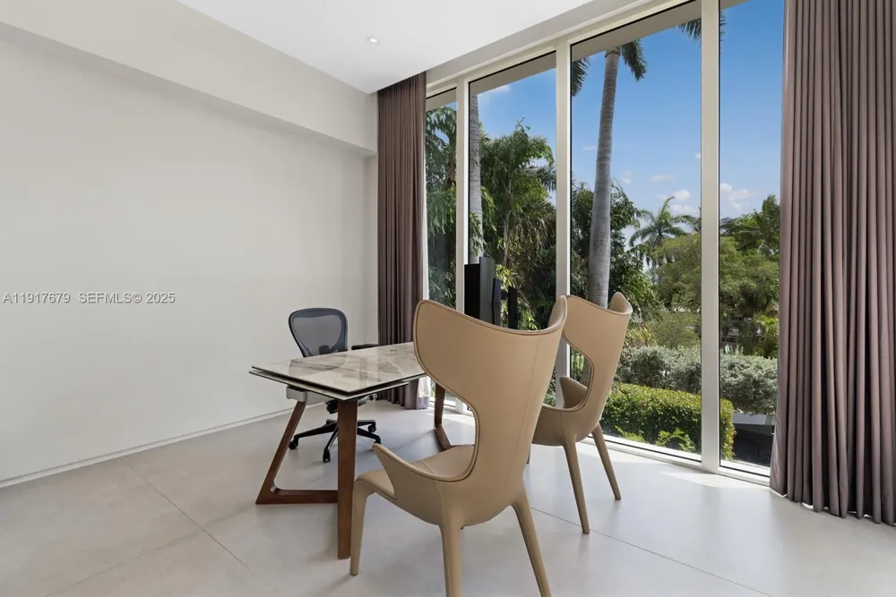 1379 Venetian Way Miami, FL 33139