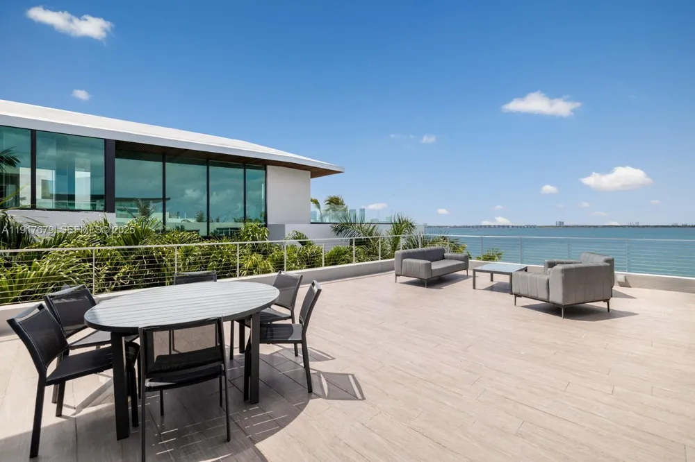1379 Venetian Way Miami, FL 33139