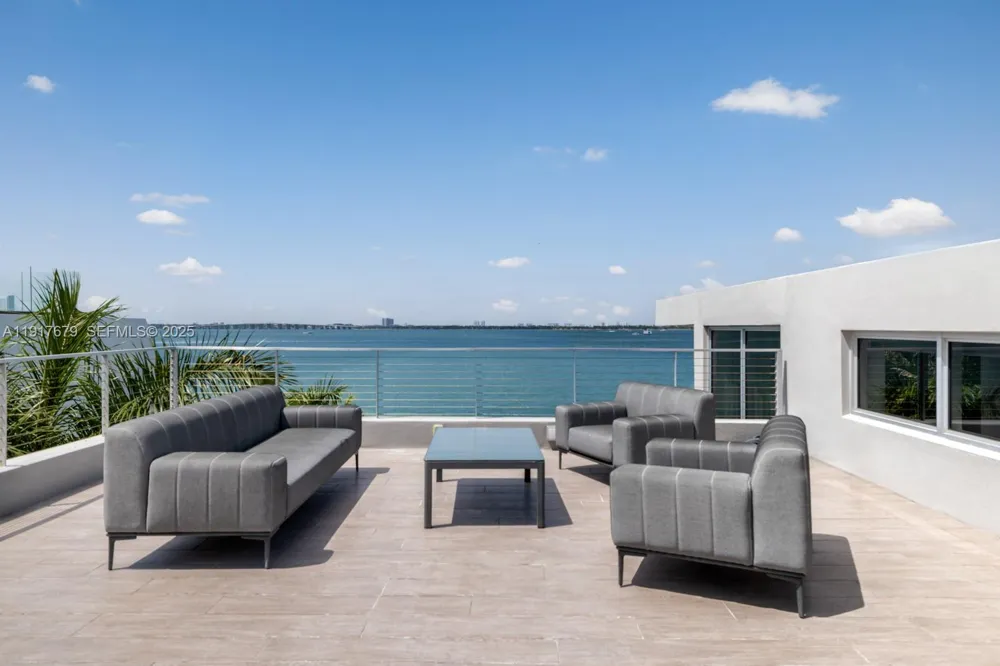 1379 Venetian Way Miami, FL 33139
