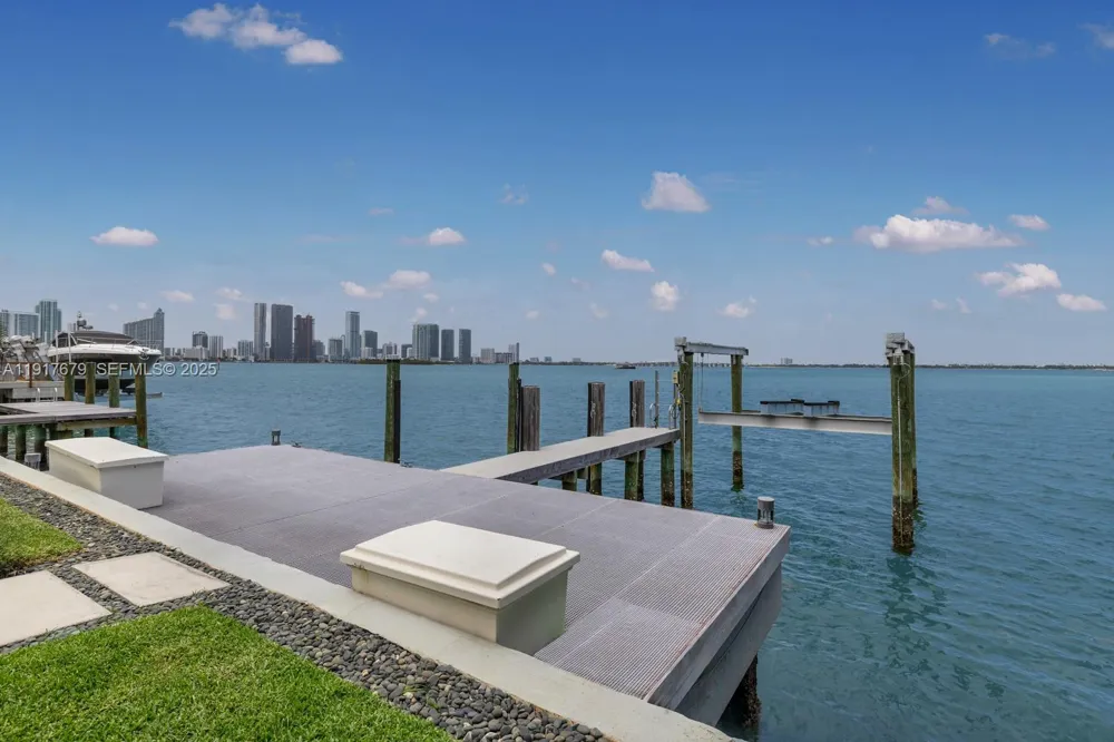 1379 Venetian Way Miami, FL 33139