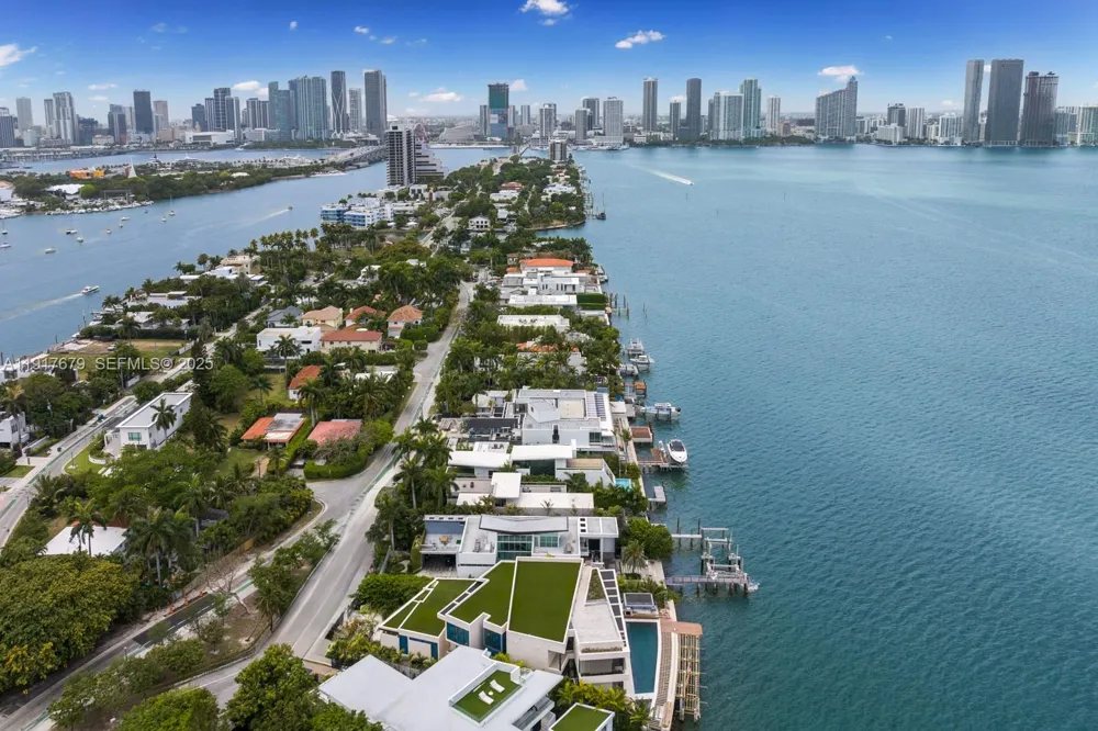 1379 Venetian Way Miami, FL 33139