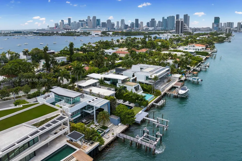 1379 Venetian Way Miami, FL 33139