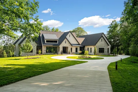 1225 Oakview Road