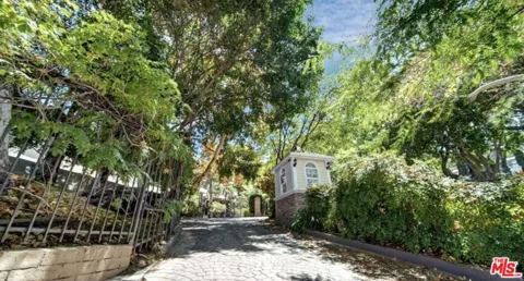 2700 Cahuenga Boulevard #2205