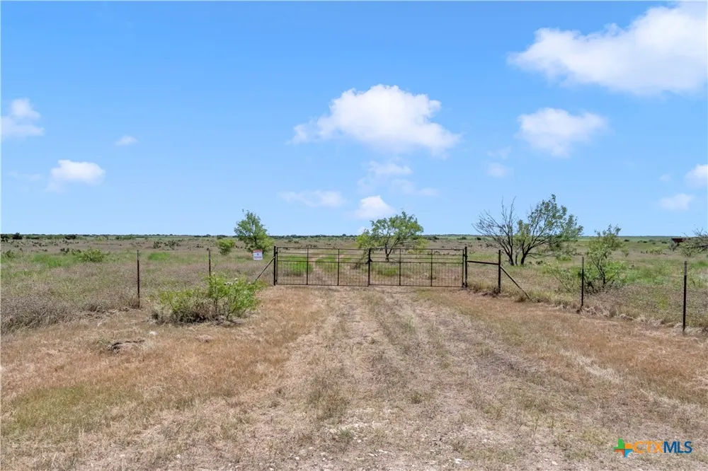 11064 County Road 210 Bertram, TX 78605