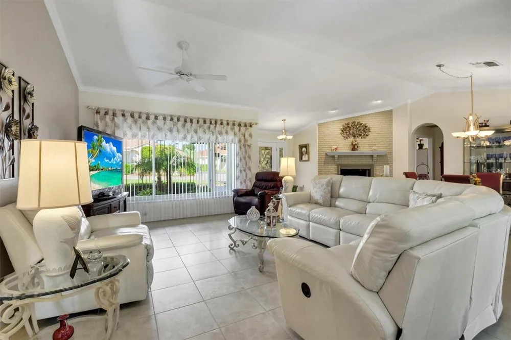 517 CLUBHOUSE DRIVE Lake Wales, FL 33898