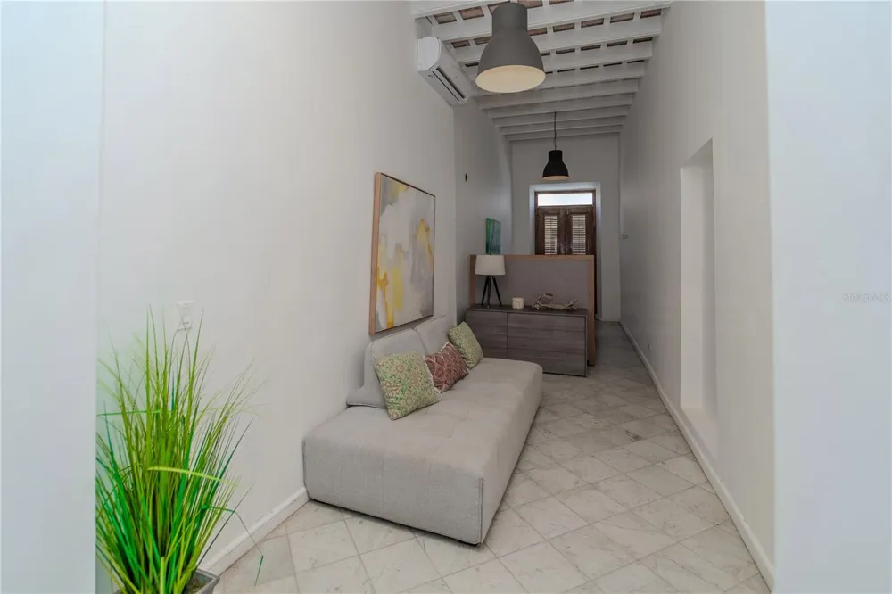 152 SOL STREET Old San Juan, PR 00901