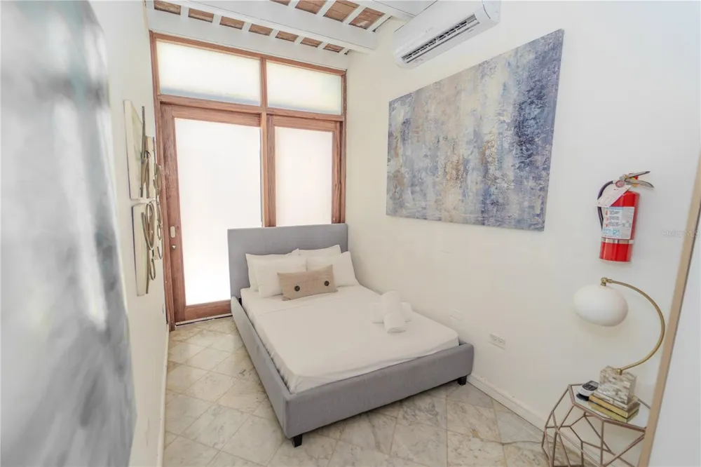 152 SOL STREET Old San Juan, PR 00901
