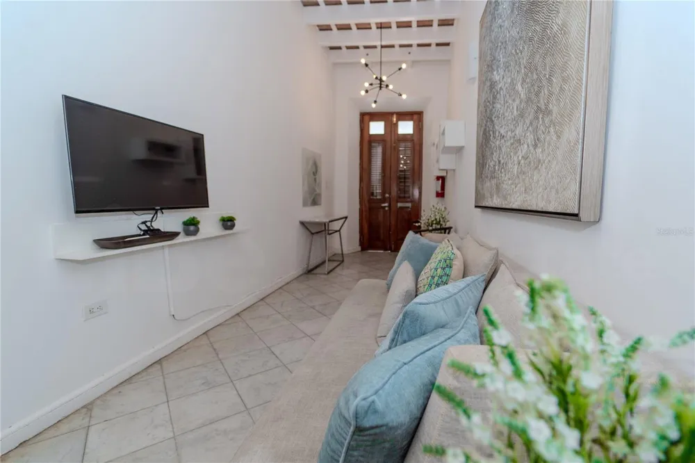 152 SOL STREET Old San Juan, PR 00901