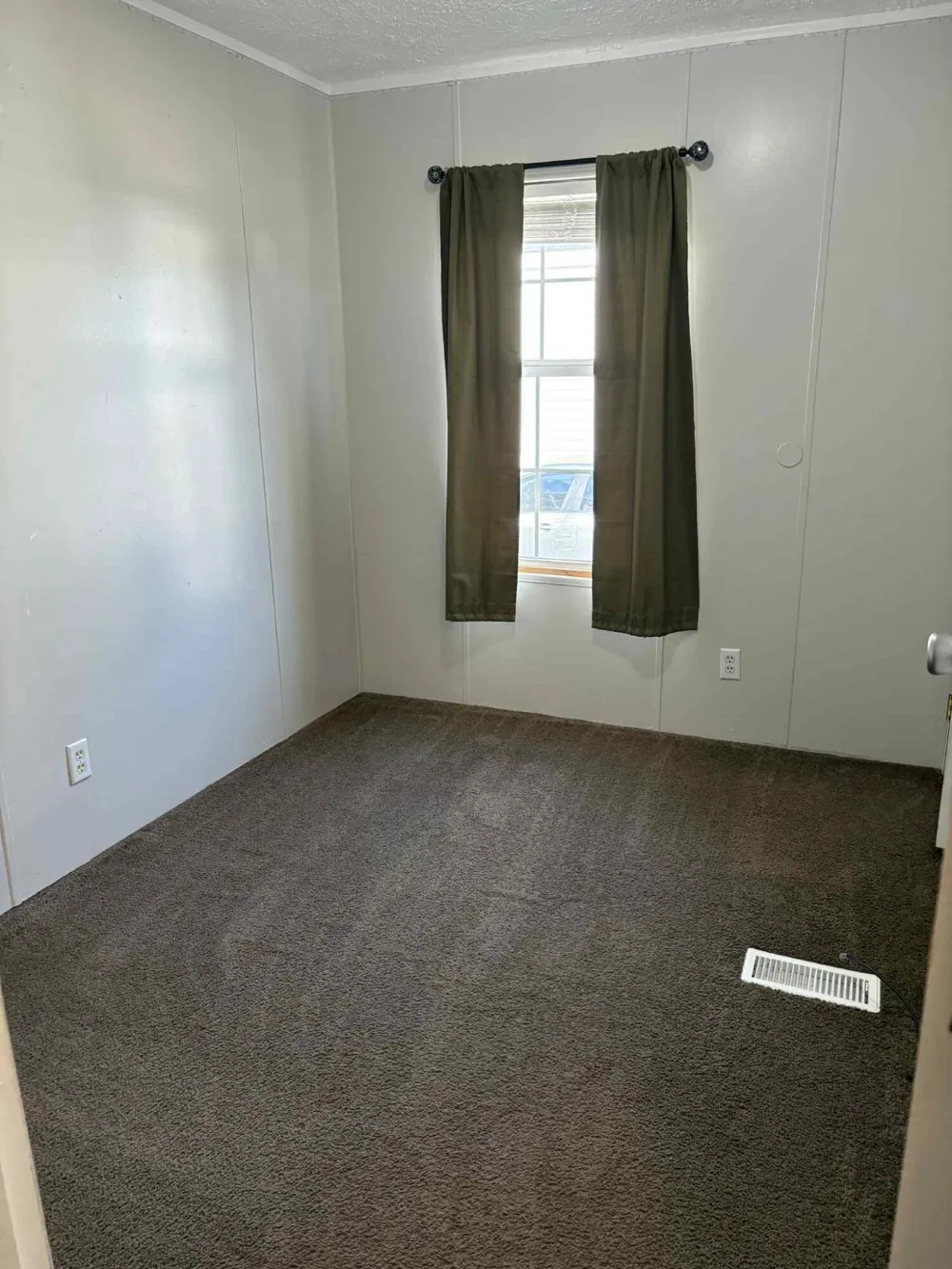 1418 Saskatoon Avenue Norton Shores City, MI 49444