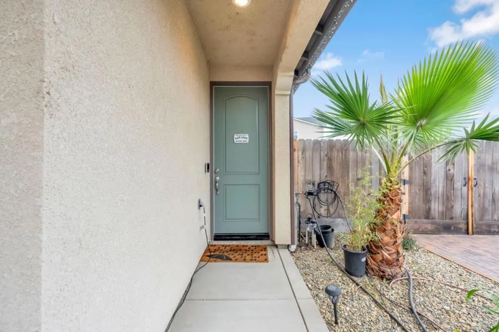 888 Descanso Ave Clovis, CA 93619