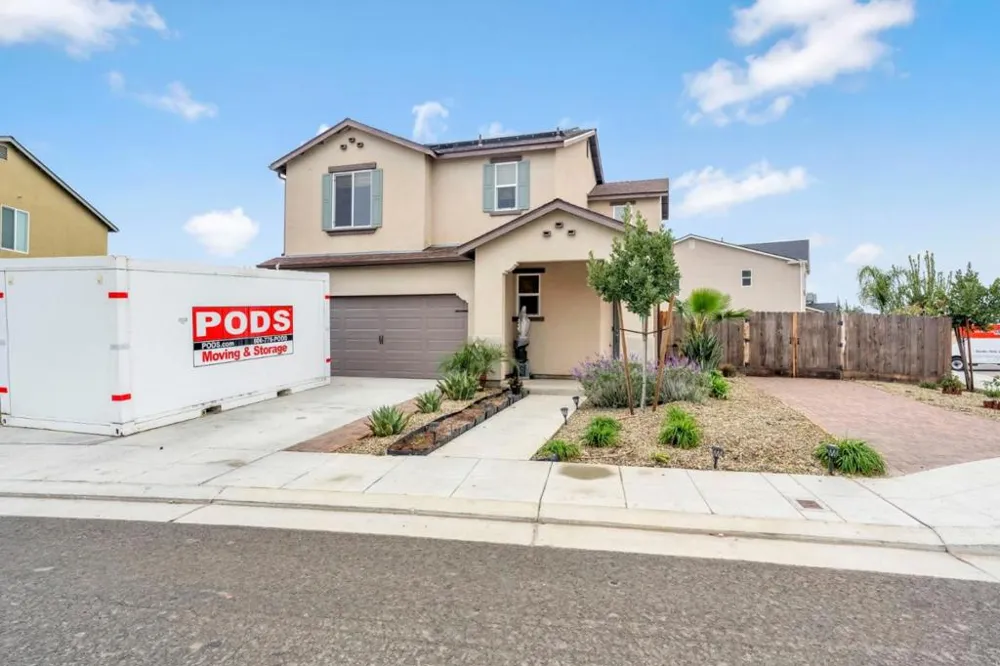 888 Descanso Ave Clovis, CA 93619