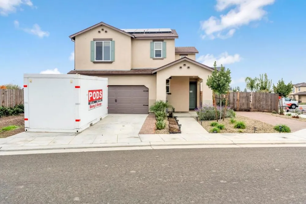 888 Descanso Ave Clovis, CA 93619