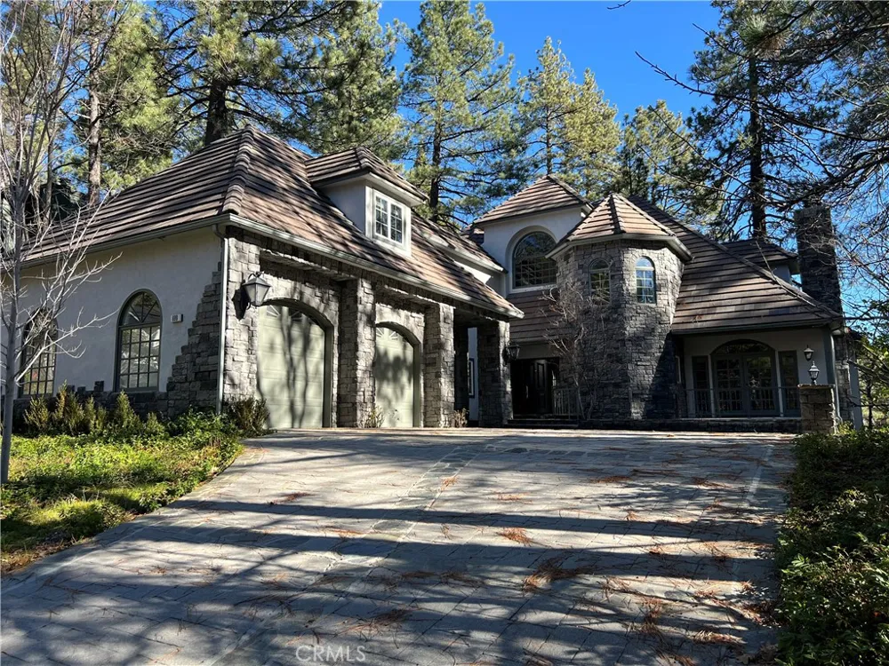 699 Brentwood Lake Arrowhead, CA 92352