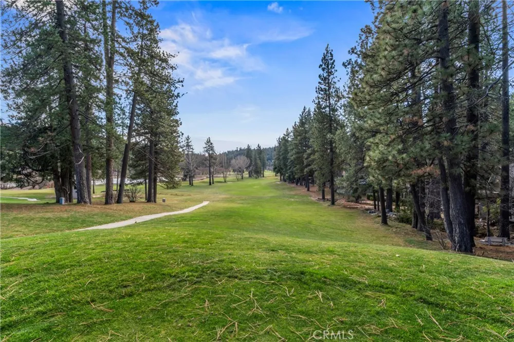 699 Brentwood Lake Arrowhead, CA 92352
