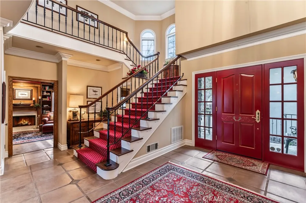699 Brentwood Lake Arrowhead, CA 92352