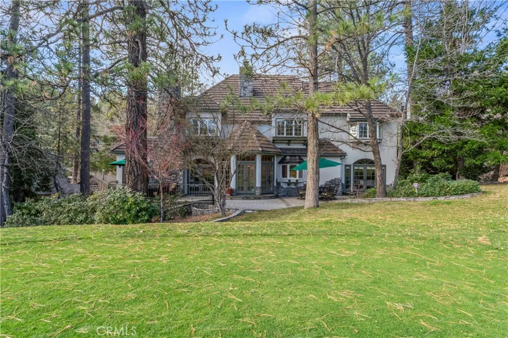 699 Brentwood Lake Arrowhead, CA 92352