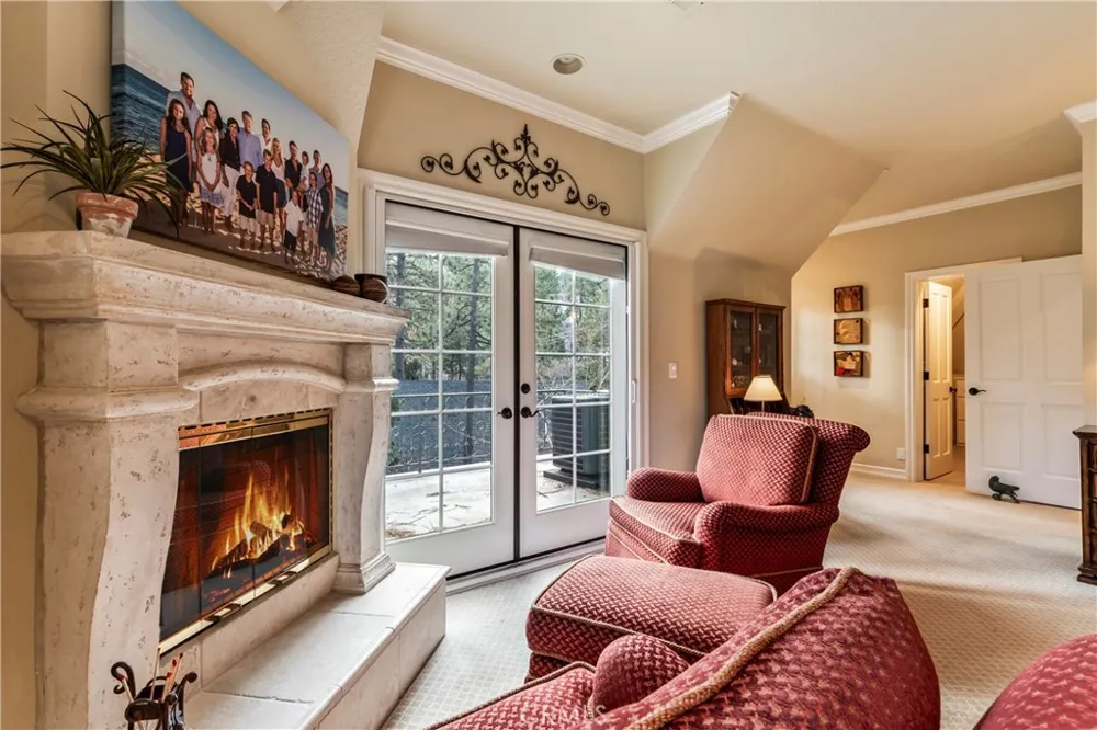 699 Brentwood Lake Arrowhead, CA 92352
