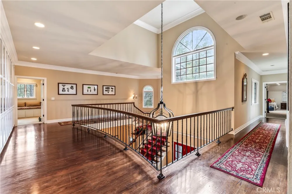 699 Brentwood Lake Arrowhead, CA 92352
