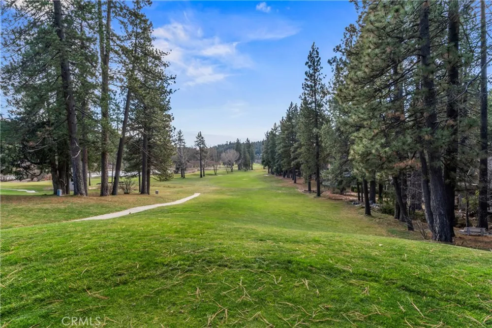 699 Brentwood Lake Arrowhead, CA 92352