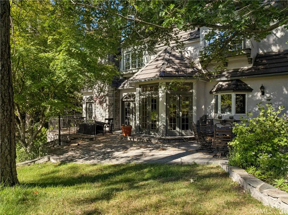 699 Brentwood Lake Arrowhead, CA 92352