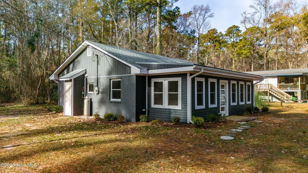59 Neuse Hill Road Arapahoe, NC 28510