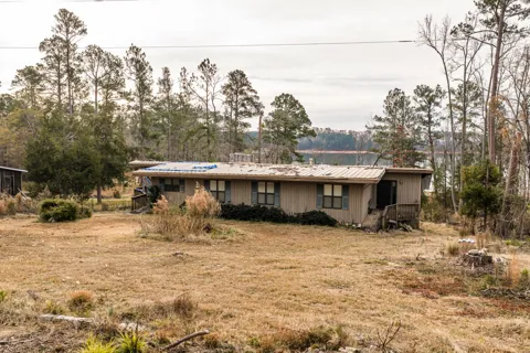 1703 White Oak Road