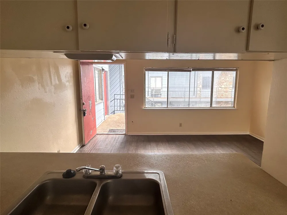 2408 Longview Street #202 Austin, TX 78705